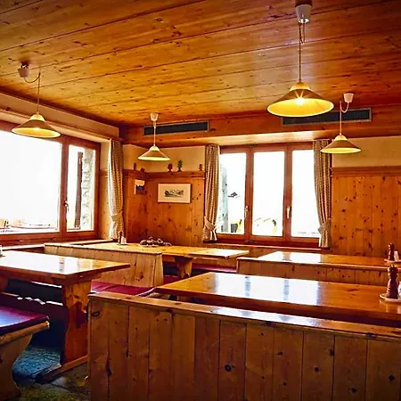 Hotel Ristorante Lagrev Maloja