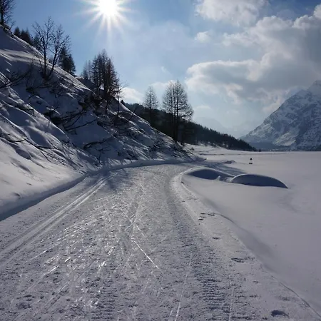 מלון Ristorante Lagrev מלויאז
