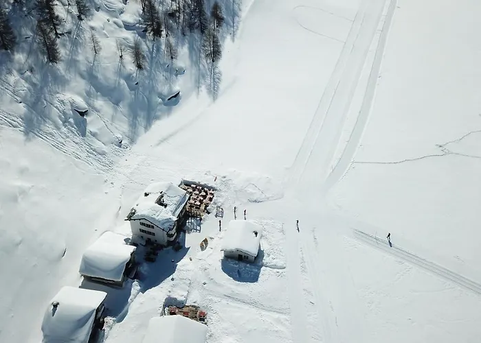 Ristorante Lagrev 酒店 2*