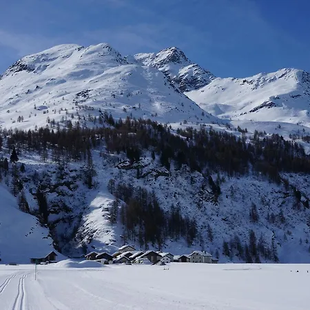 Hotel Ristorante Lagrev Maloja