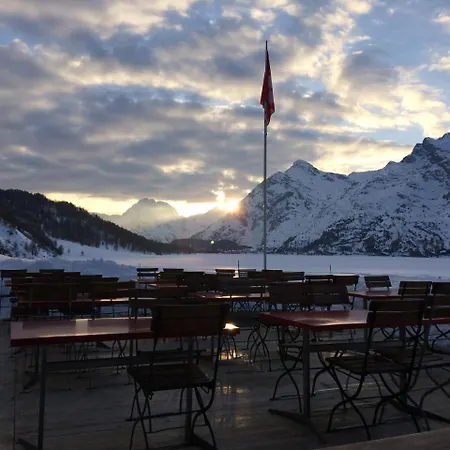 Hotel Ristorante Lagrev Maloja